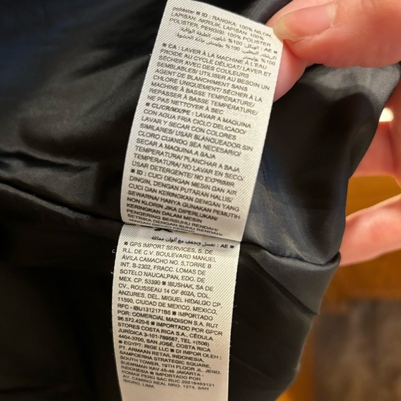 Old Navy Medium Black Puffy Vest - Picture 11 of 11